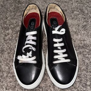 Guja Milano Black and White Athletic Shoes with Minimalist Design